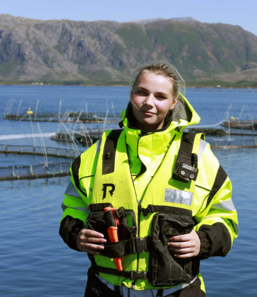 Driftstekniker ved havbruksanlegg SinkabergHansen, en jobb også for jenter.